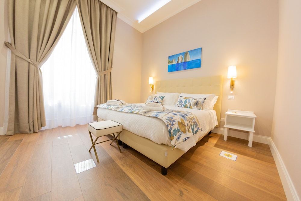 undefined Suite CuoreNapoletano 6