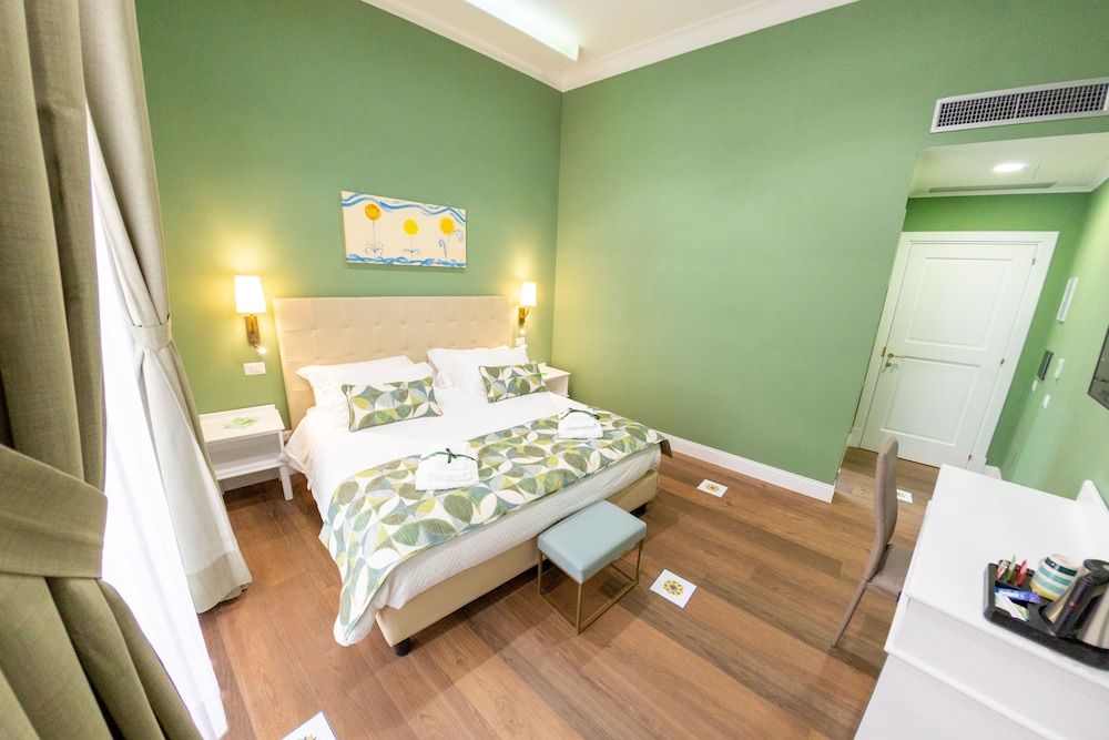 Suite CuoreNapoletano Comfort Double Room 3