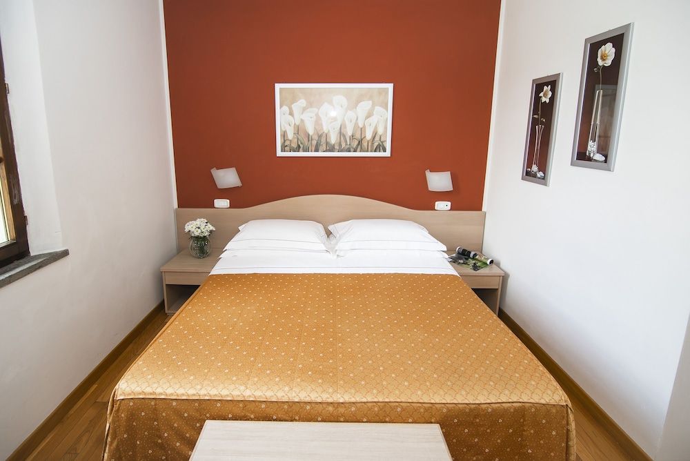 undefined Hotel La Colonna 2