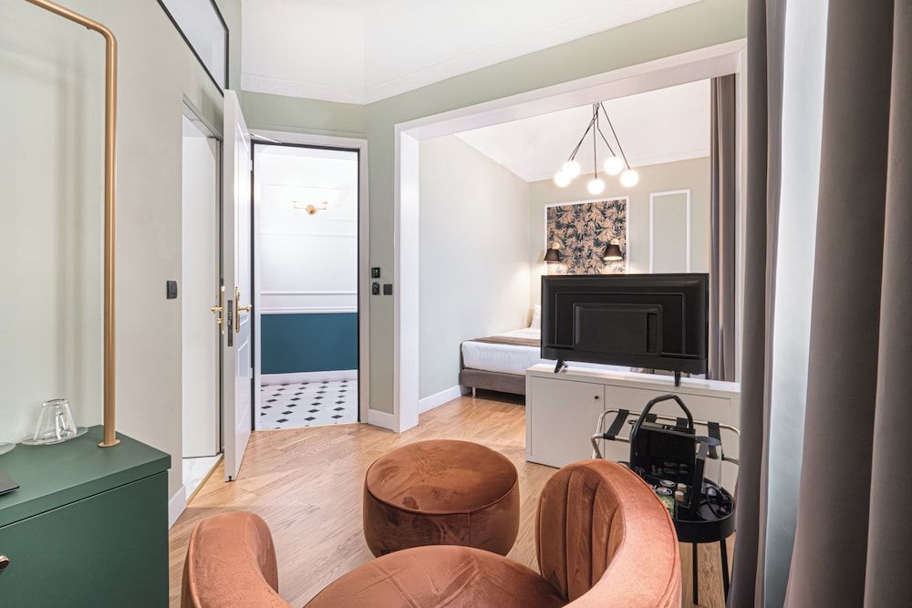 Belle epoque suites Double Room (Elegant) 5