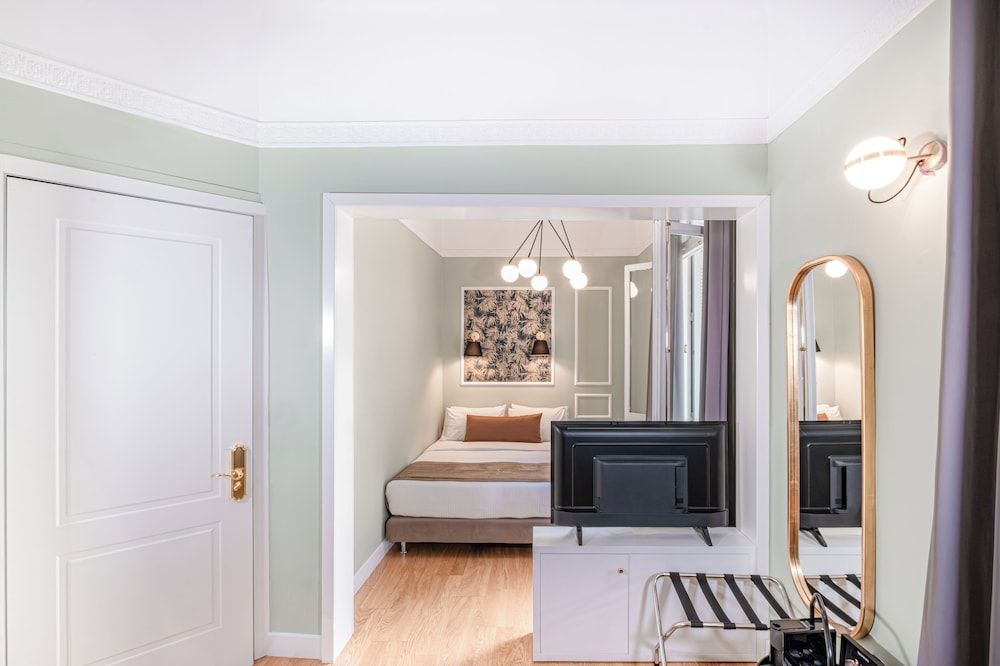 Belle epoque suites Double Room (Elegant) 6