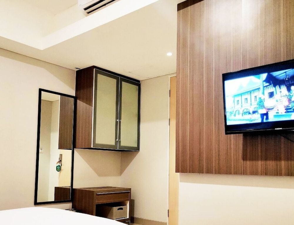 Emerald Hotel Deluxe Room 11