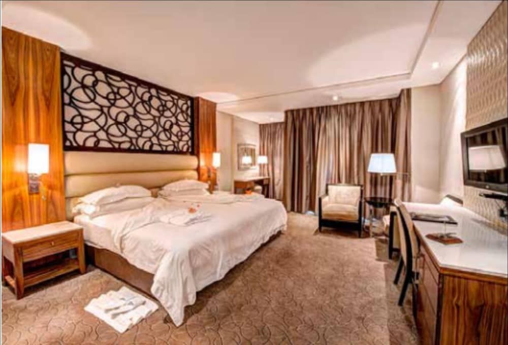 The Royal Marang Hotel Deluxe Room 2