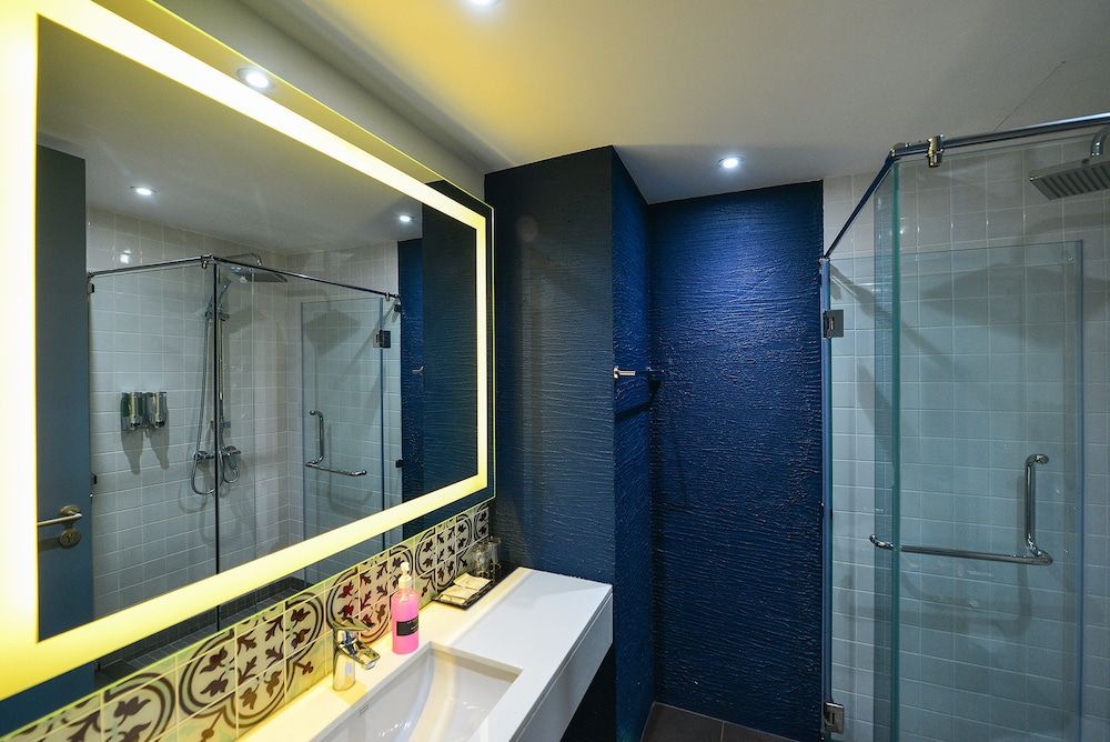 Le Resort and Villas Deluxe Triple Room 4