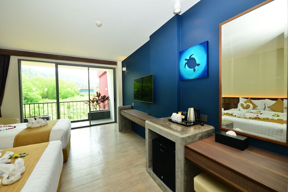 Le Resort and Villas Deluxe Triple Room 6