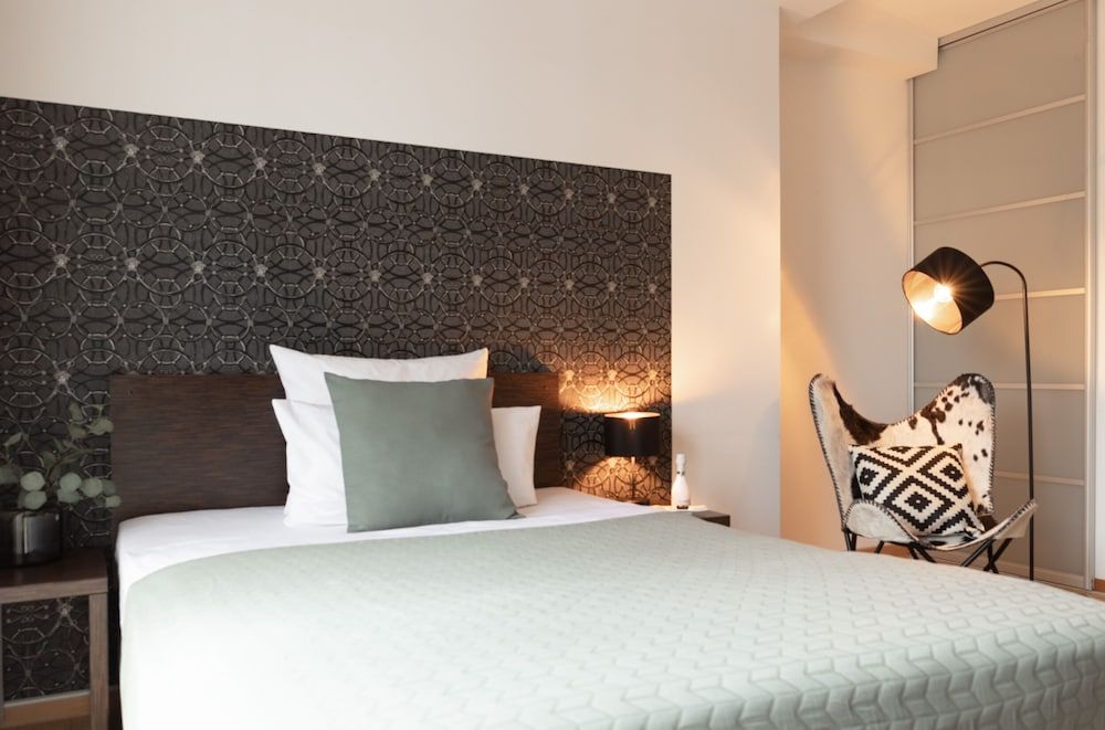 undefined Paragon Apartments 6