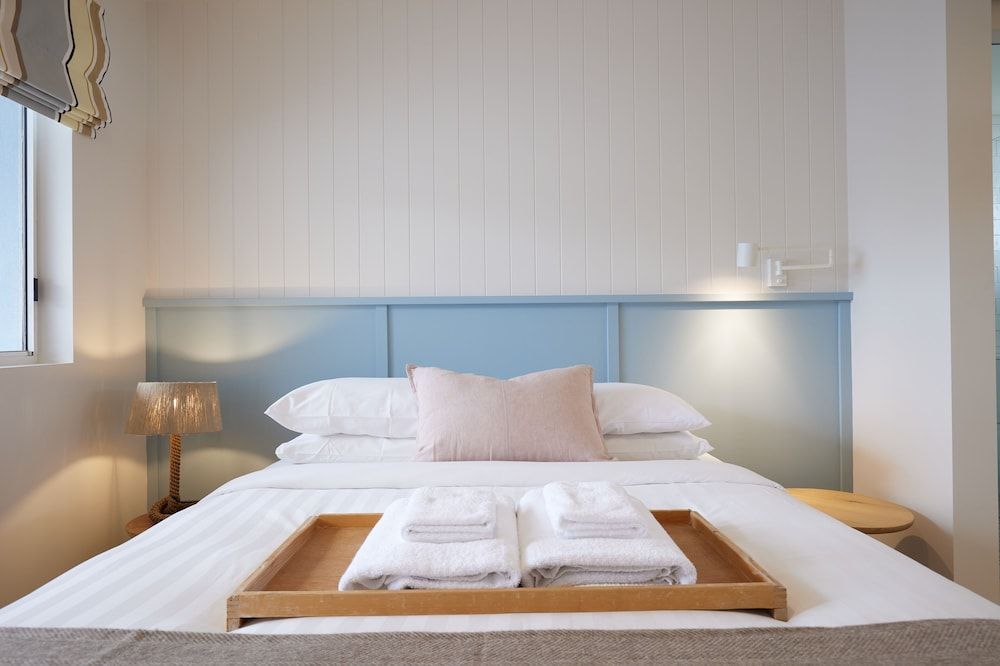 Blue Water Motel Standard Room 3