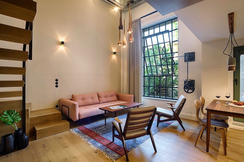 The Foundry Suites Design Loft (C1) 9