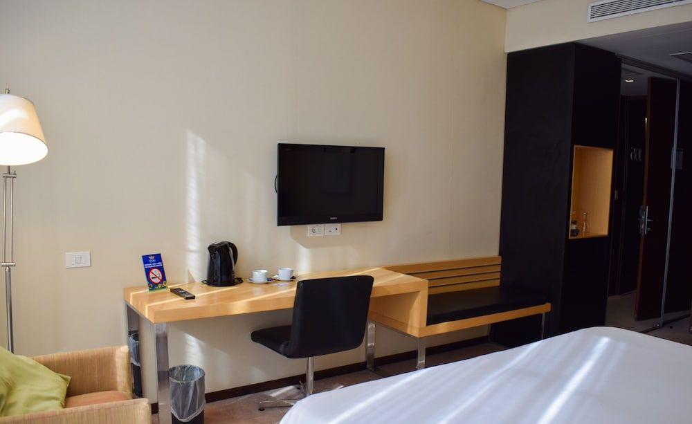 Rivera Casino & Resort Deluxe Double or Twin Room 9