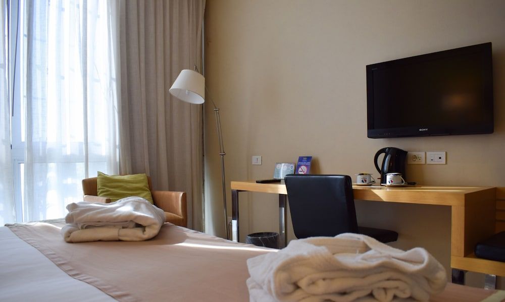 Rivera Casino & Resort Deluxe Double or Twin Room 4