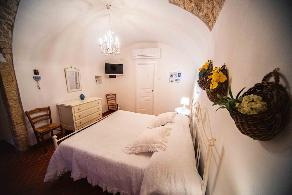 Comfort Double or Twin Room (Ciclamino)