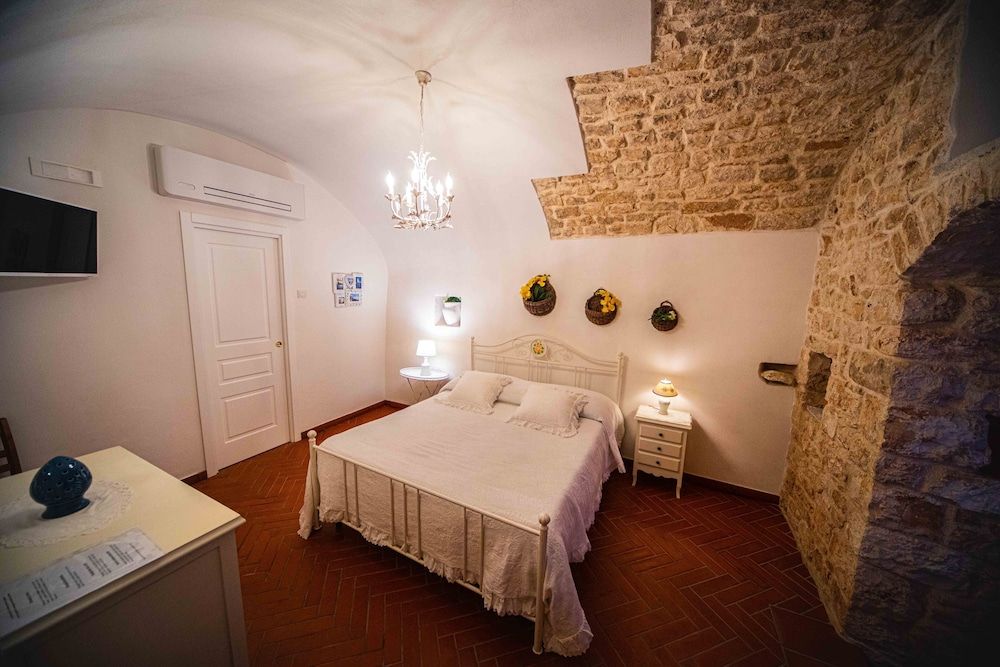 Comfort Double or Twin Room (Ciclamino)