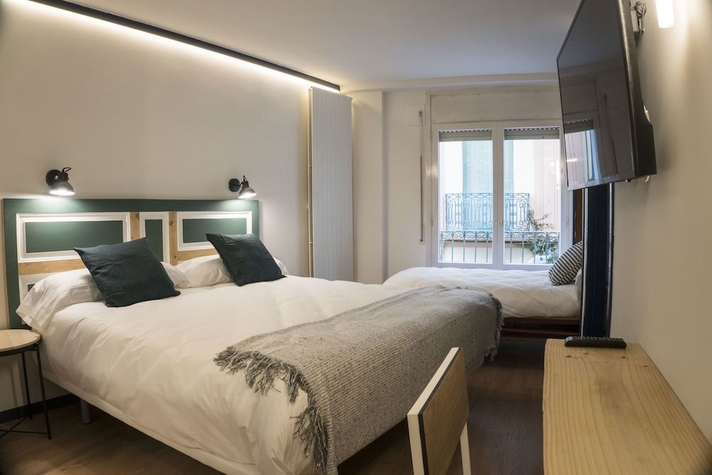 Hotel Alda Jolio Jaca Family Triple Room 2