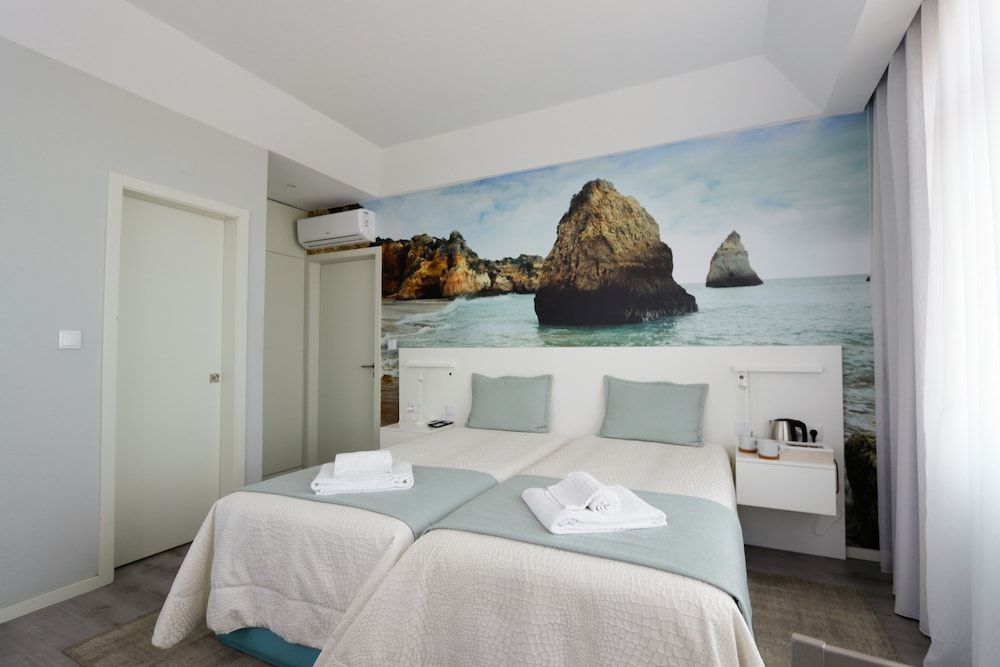 Golden Beach Guesthouse Standard Double or Twin Room, Partial Ocean View 3