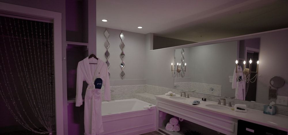 Belamere Suites Hotel Grand Royal Swimming Pool Suite 6