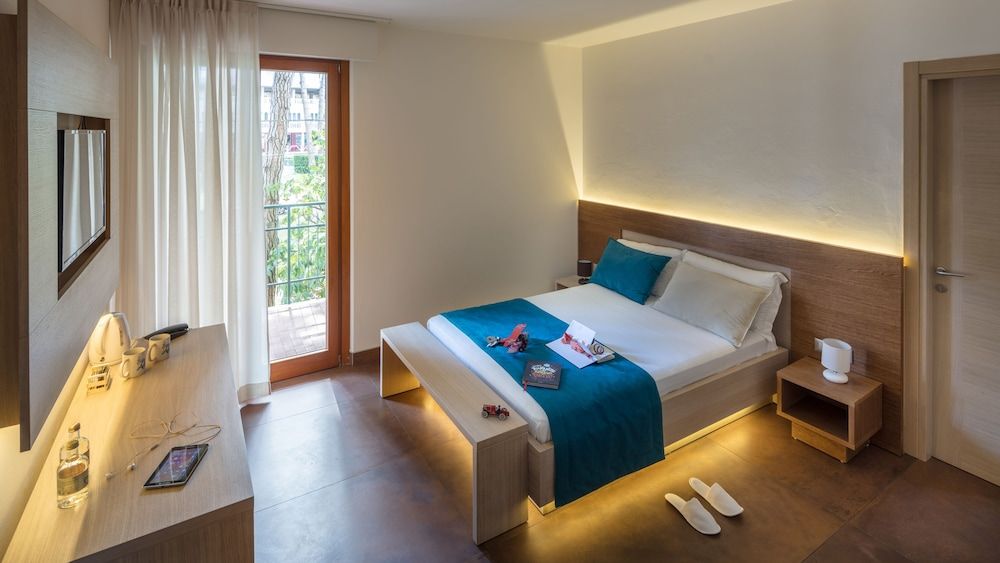 Double Room, Balcony