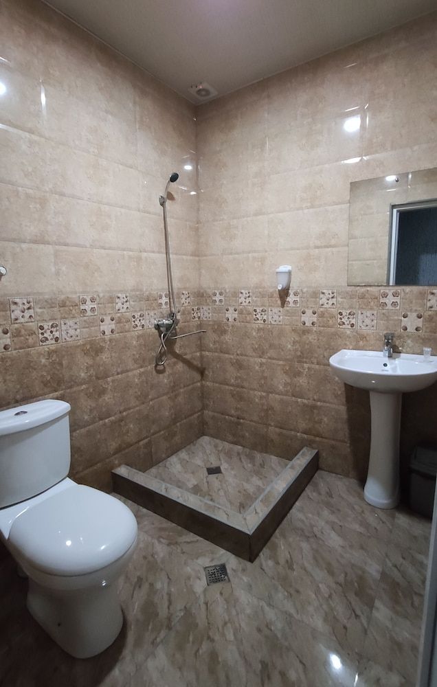 Venus Hotel Standard Double Room 4