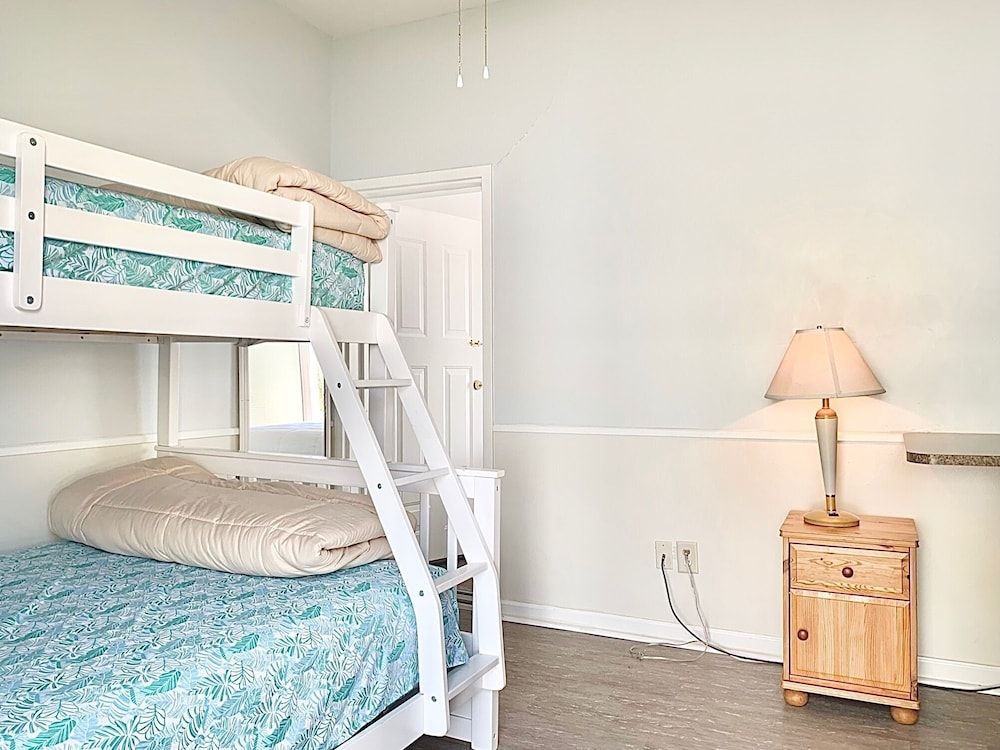 Family Suite, Private Bathroom (Lake House Twin/Full Bunk)
