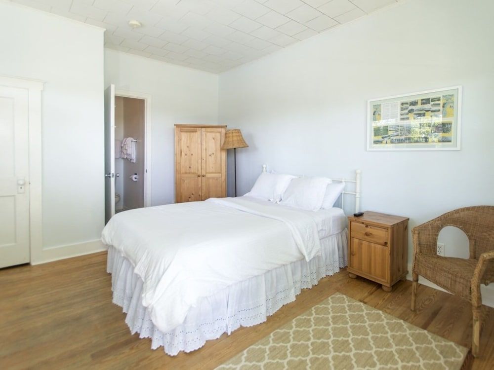 Superior Single Room, Private Bathroom, Pool View (Beach House 1st Floor)