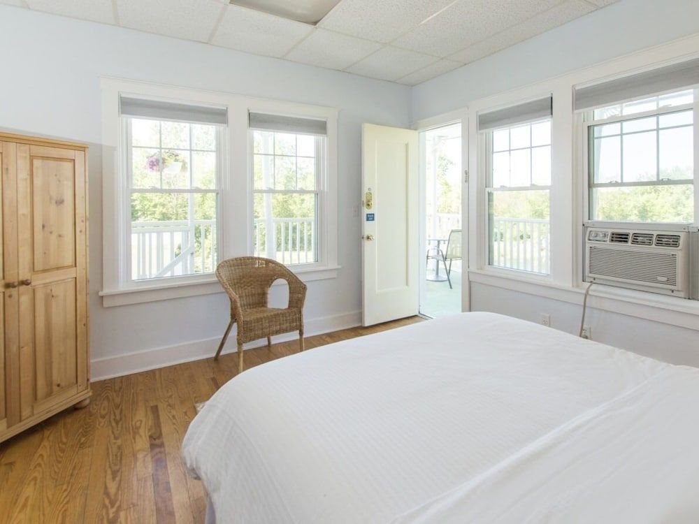 Suite, Private Bathroom, Pool View (Beach House 2nd Floor)