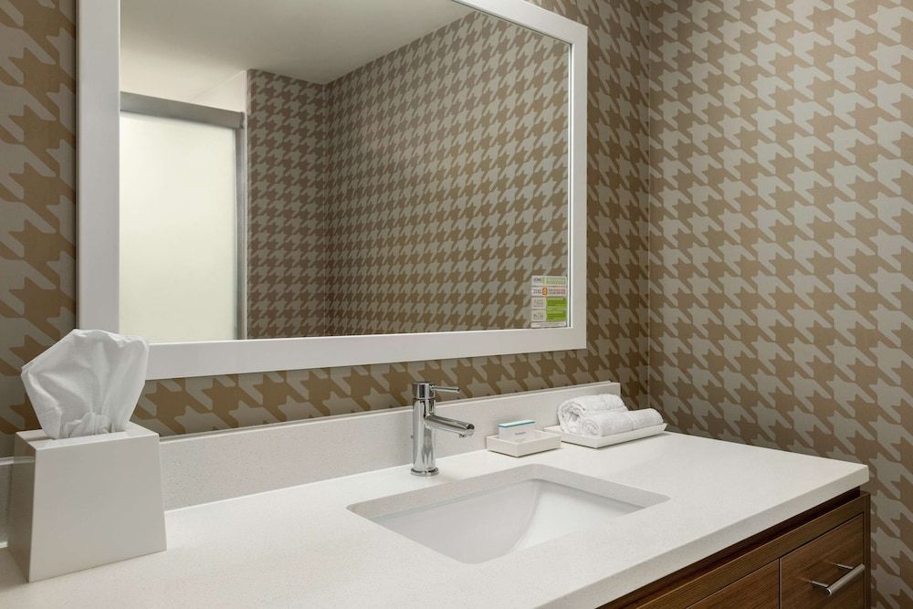 Suite, 1 King Bed, Accessible (Mobility & Hearing, Roll-In Shower)
