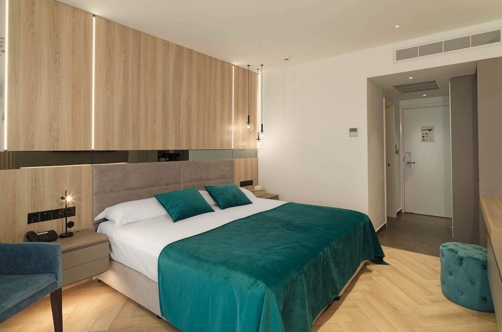 undefined St. George Beach Hotel & Spa Resort 9