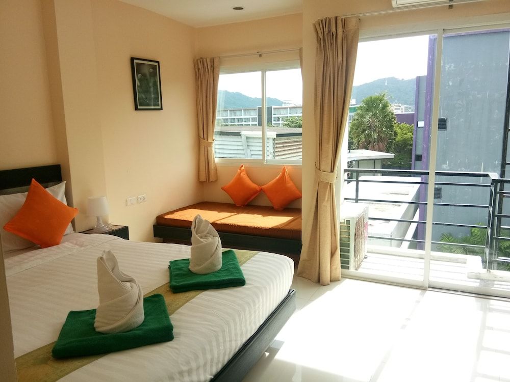 Island Patong Beachfront Apartments Superior Double Room 6
