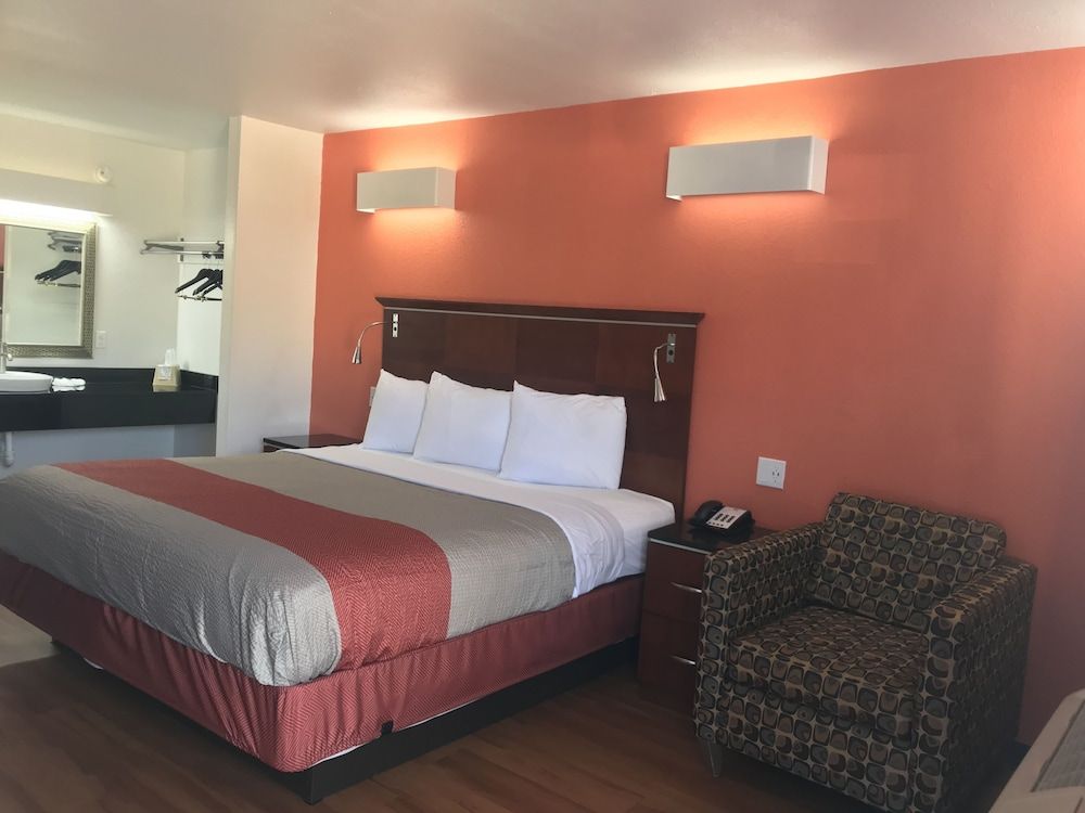 Standard Room, 1 King Bed, Non Smoking, Refrigerator & Microwave
