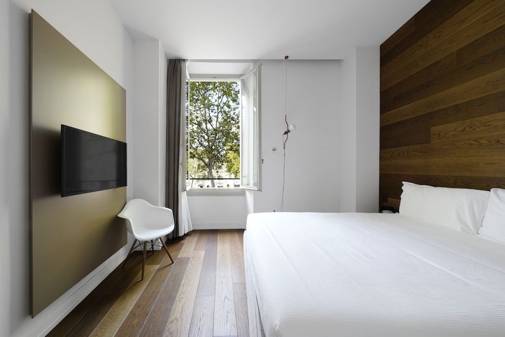 Numa Florence Vita Large 1 Bedroom Apartment with Sofa Bed 4