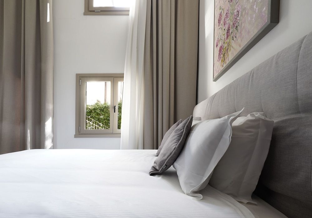 Numa Florence Vita Large 1 Bedroom Apartment with Sofa Bed 3