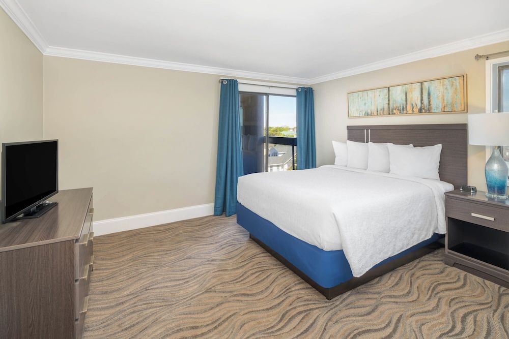1 Bedroom 2 Queen Bed Suite (City View)