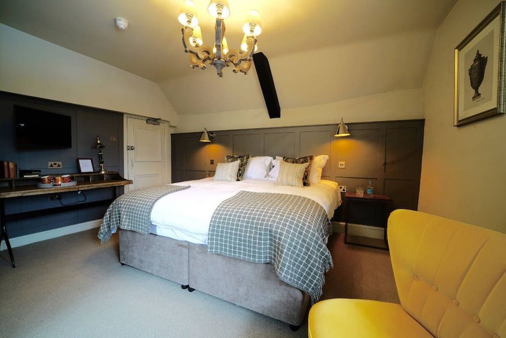 Deluxe Double or Twin Room