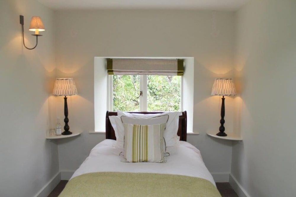 Standard Single Room (Small)