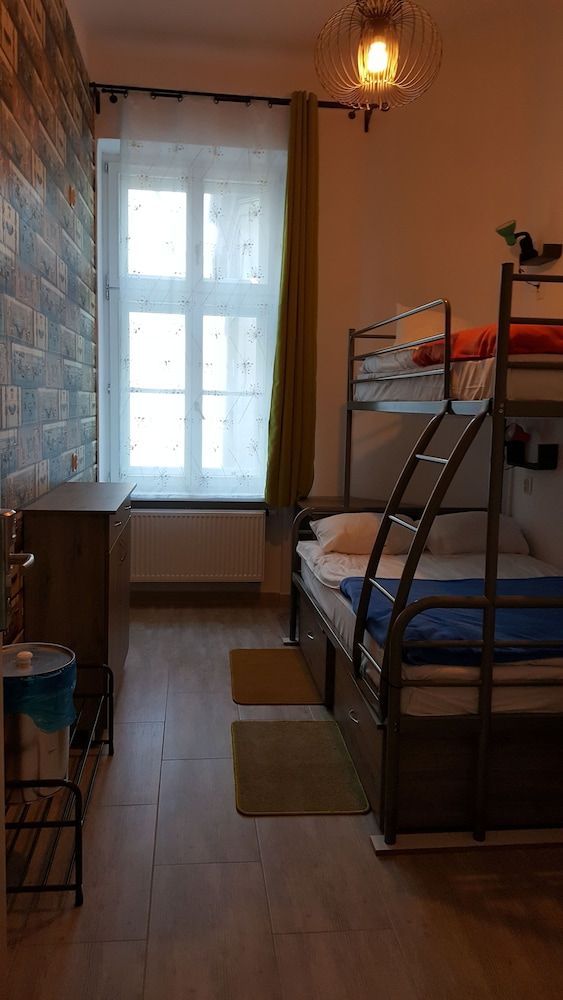 Hostel Lwowska 11 Basic Triple Room, Shared Bathroom 2