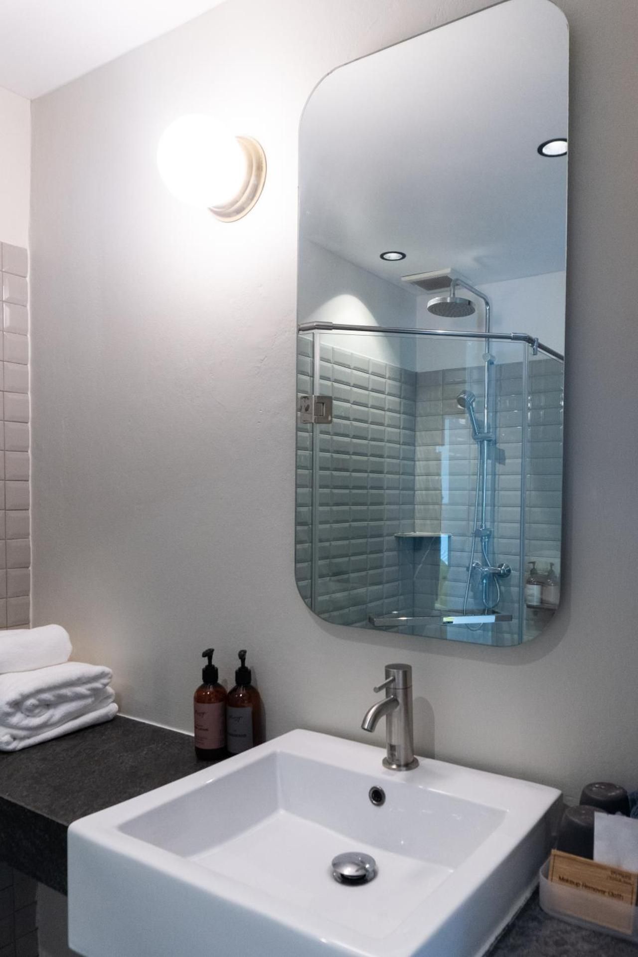 undefined Karaarom Hotel 8