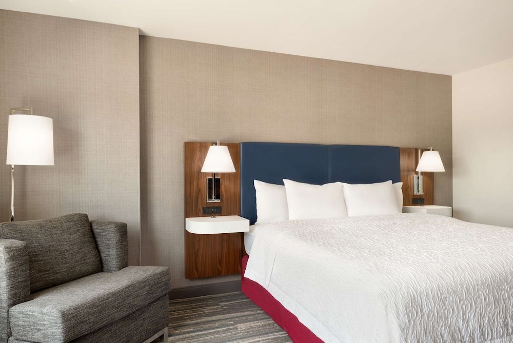 Room, 1 King Bed, Accessible (Mobility & Hearing)