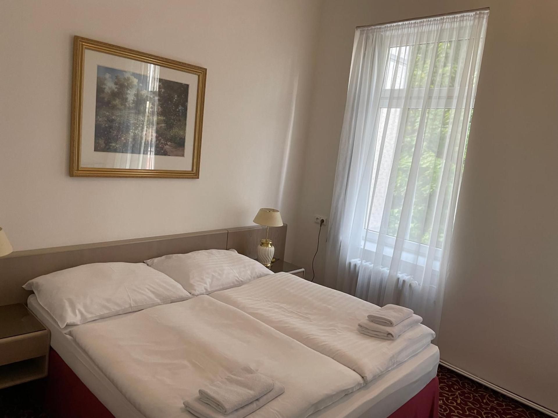 Standard Double Room with Courtyard View