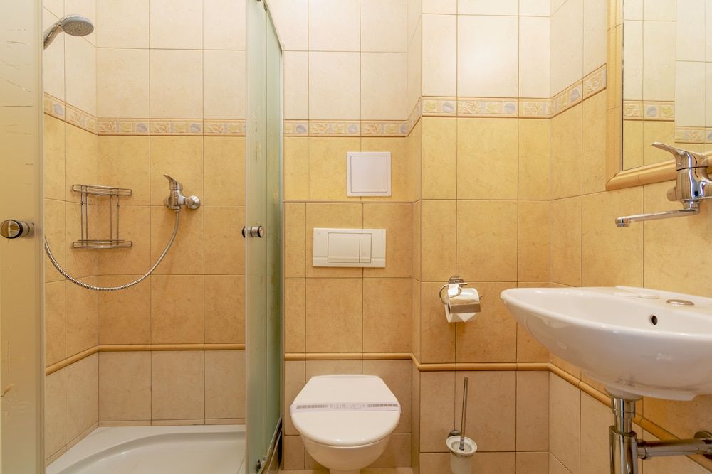 Hotel Romania Standard Single Room, 1 Twin Bed, Courtyard View 3