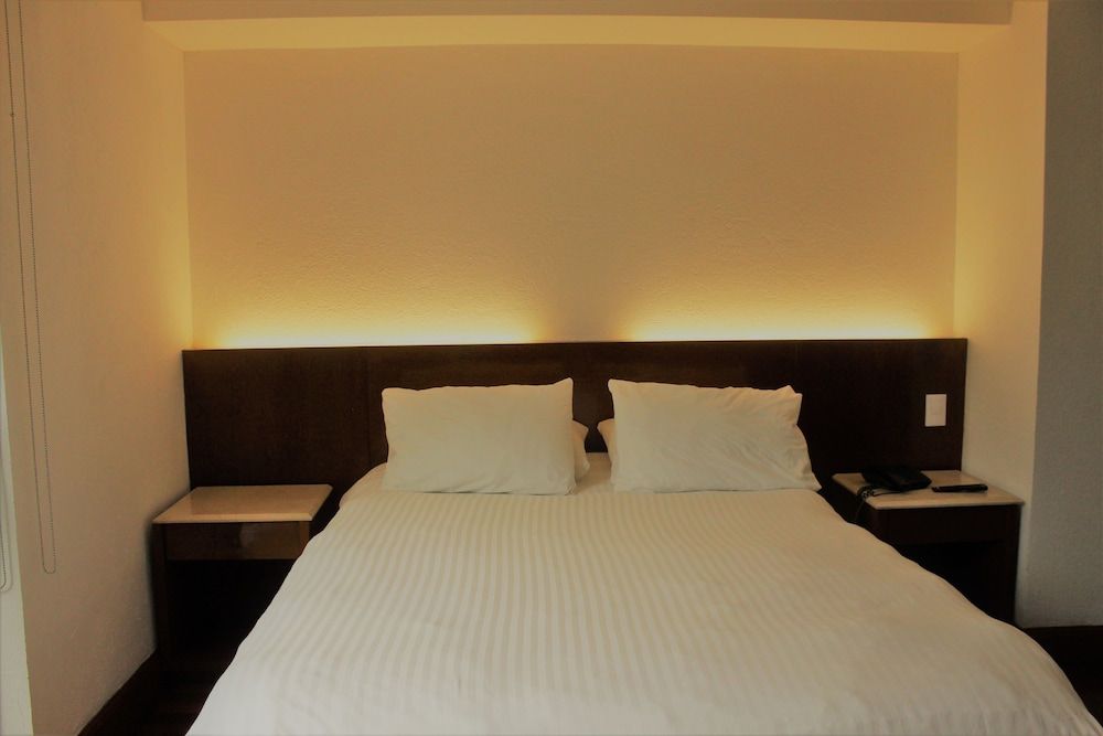 undefined Condesa Suites 7