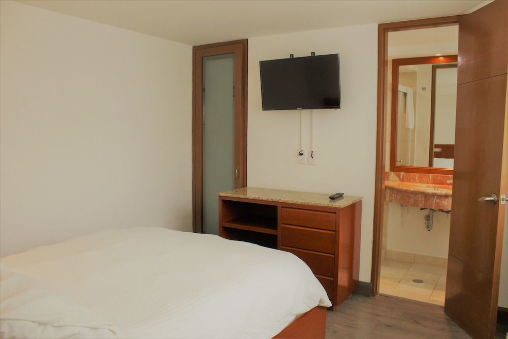 undefined Condesa Suites 3