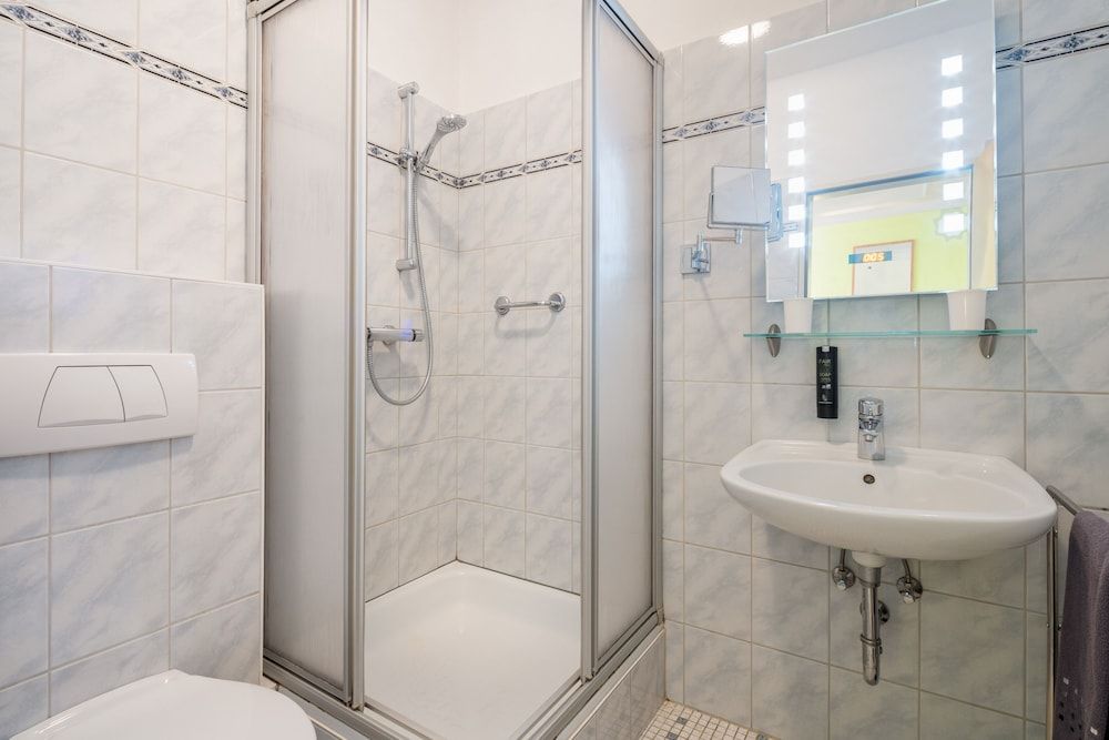 Heidehotel Bockelmann Standard Quadruple Room 5