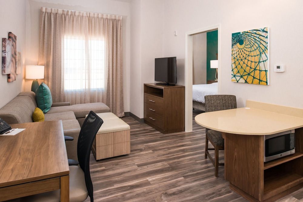 Suite, 1 Bedroom, Accessible (Communication, Roll-In Shower)