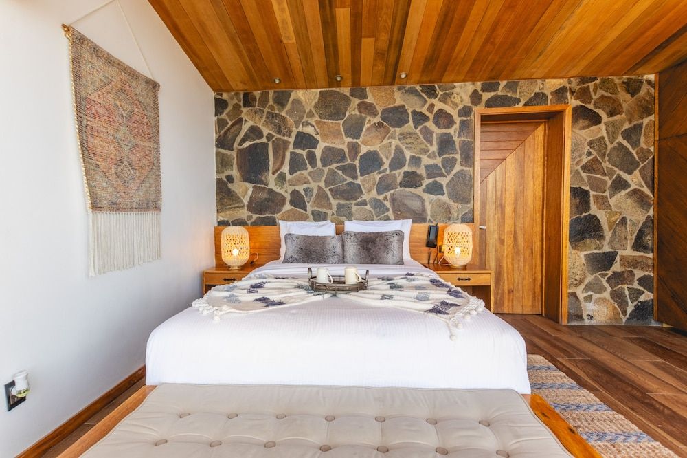 Contemplacion Resort & Spa Superior Cabin, 1 Queen Bed, Mountain View 3