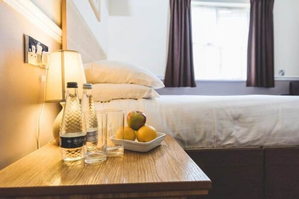 Queensgate Hotel Standard Twin Room, 2 Twin Beds 2