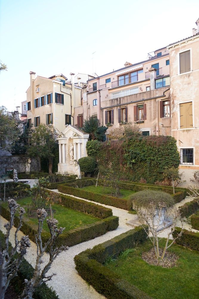 undefined Granda Sweet Suites 8