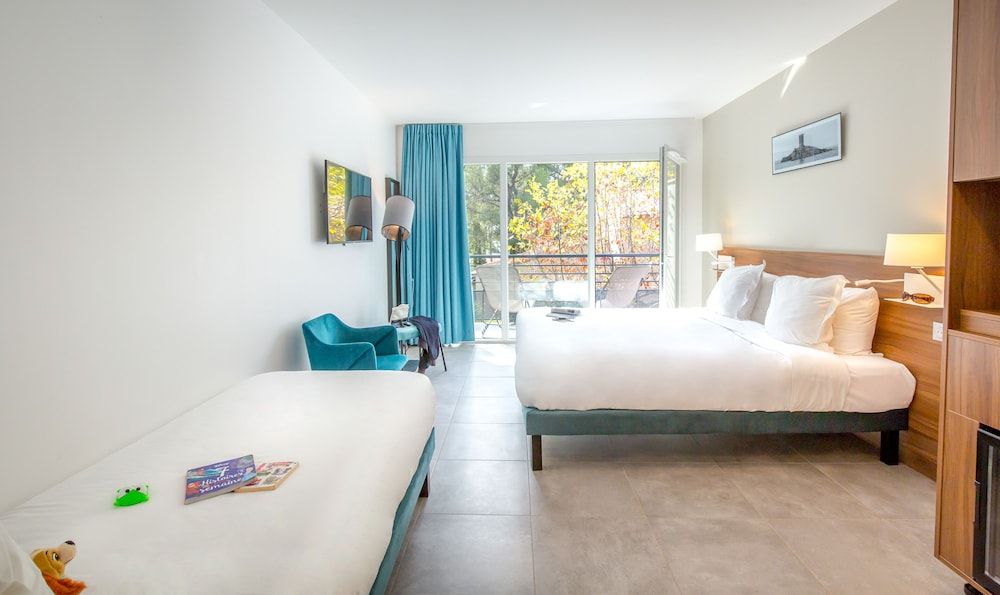 SOWELL HÔTELS La Plage Comfort Triple Room