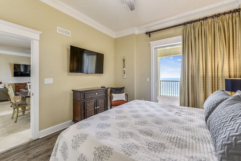 Penthouse, 3 Bedrooms (2203 Tower I)