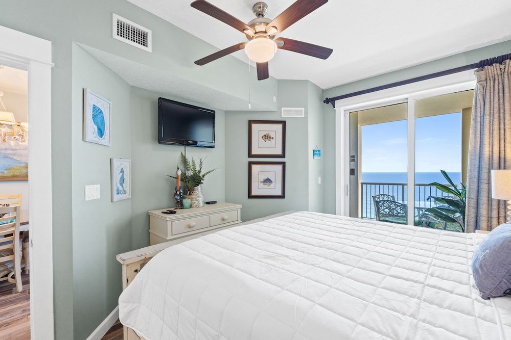 Condo, 2 Bedrooms (1808)