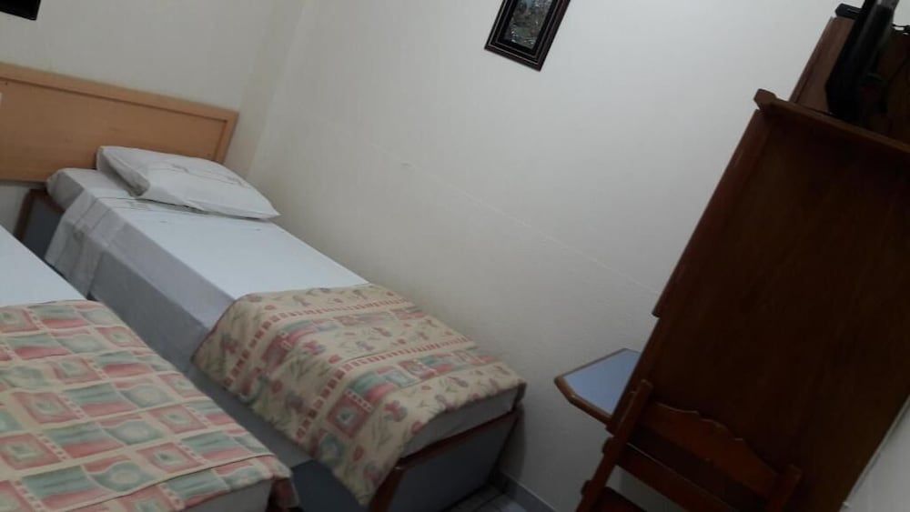 Hotel Colonial Standard Twin Room 9