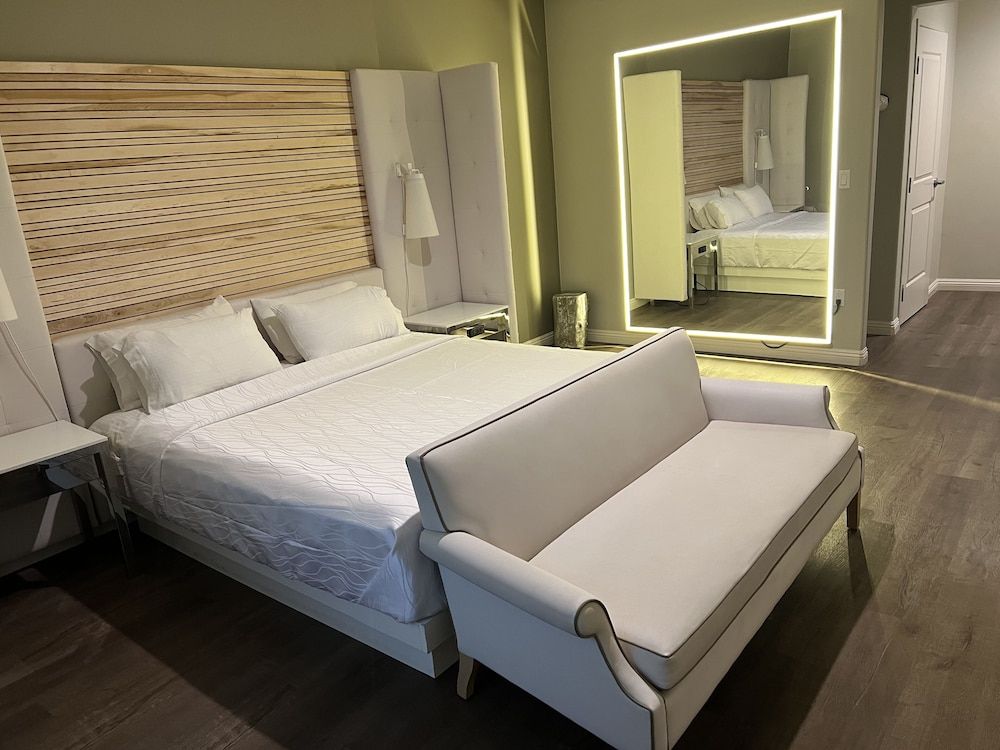 Deluxe Room, 1 King Bed, Non Smoking